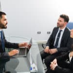 Por que seu escritório gera leads, mas não fecha contratos